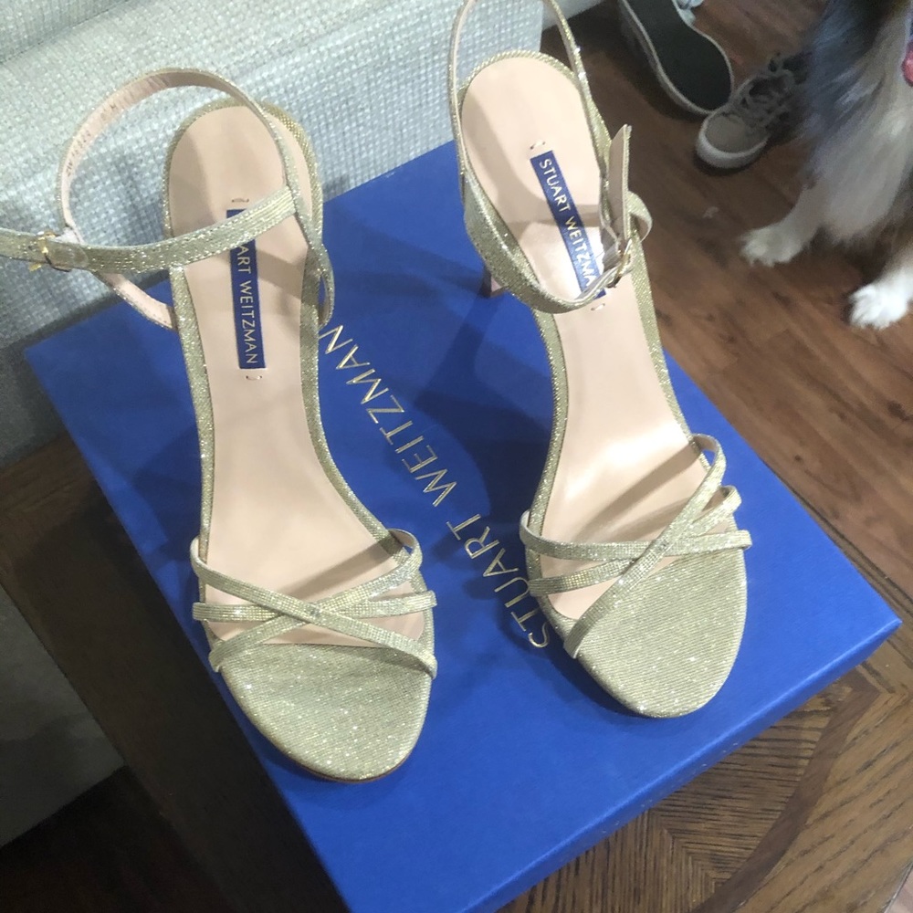 Gold and shiny High heels shoe